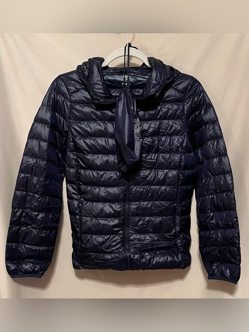 Uniqlo Women’s Ultra Light Down Hooded Jacket Size M